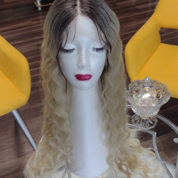 Wigs - Picture 1 of 1